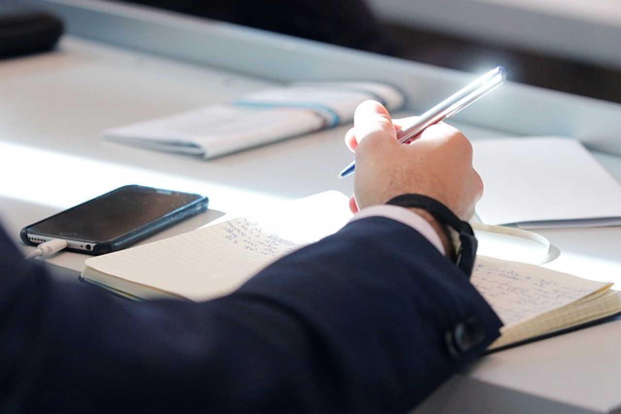 Speech Writing AI – How it Can Help You Write a Better Speech